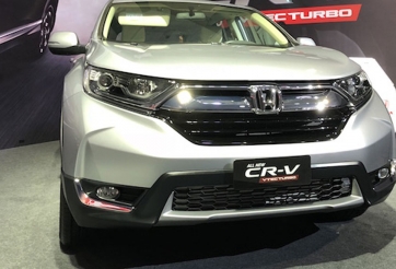 Honda CR-V ,Toyota Fortuner bị đội giá cả trăm triệu