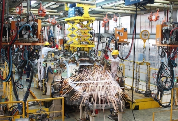 Ô tô 'made in Việt Nam' thất thế, vỡ mộng xe Việt 