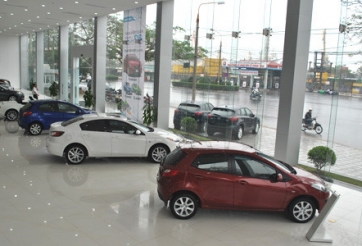 Ô tô cháy hàng, mất thêm trăm triệu vẫn không có xe chơi Tết