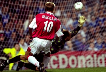 VIDEO: Một trong những bàn thắng đẹp nhất Ngoại hạng Anh