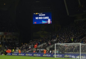 LĐBĐ Anh quyết định chưa từng có về cách sử dụng VAR