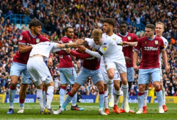 Hỗn chiến tại giải Hạng nhất Anh vì bàn thắng gây tranh cãi