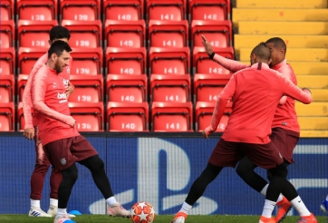 VIDEO: Dàn sao Barca tập luyện trước trận lượt về bán kết C1