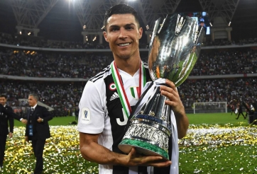 NÓNG: Ronaldo đoạt giải Cầu thủ xuất sắc nhất Serie A