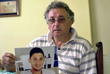 Cha của Sala: 'Họ đã bỏ rơi con trai tôi như một con chó'