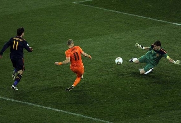 VIDEO: Những pha cứu thua xuất sắc của 'Thánh' Iker Casillas