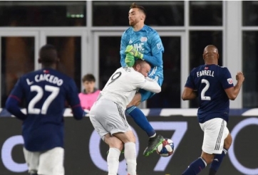 VIDEO: Rooney bị phạm lỗi kinh hoàng tại giải Nhà nghề Mỹ