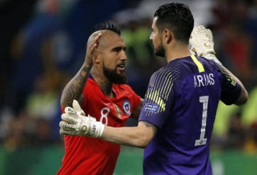 Thủ môn Chile bị dọa giết sau sai lầm tại bán kết Copa America