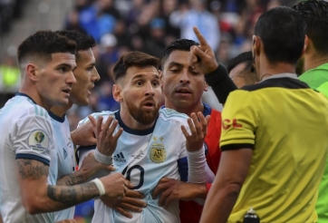 Messi: 'Tôi không đáng phải nhận chiếc thẻ đỏ'