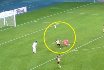 VIDEO: Pha phản lưới nhà như bán độ tại giải bóng đá Chile