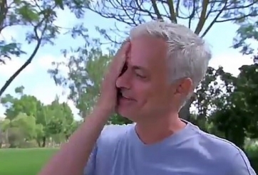 HLV Mourinho rơi lệ thừa nhận rất nhớ bóng đá