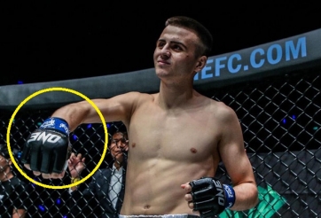 VIDEO: Võ sĩ Thái Lan quật ngã đối thủ gãy tay ở giây thứ 15