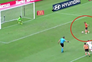 VIDEO: Pha đá phạt đền panenka 'độc nhất vô nhị' trên thế giới