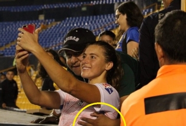 Sàm sỡ cầu thủ nữ, một CĐV nam bị cấm đến sân vĩnh viễn