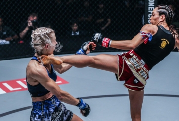 VIDEO: Nữ võ sĩ Muay Thái tung cú đá 'tử thần' khiến đối thủ choáng váng