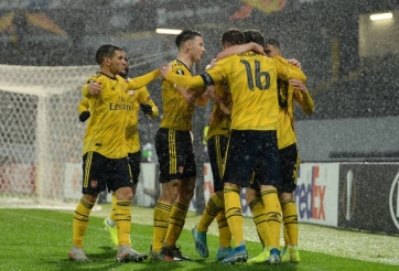 Arsenal đánh rơi chiến thắng ở những phút cuối cùng