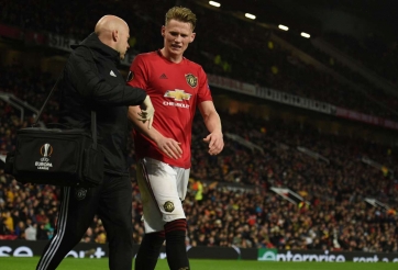 MU trả giá cực đắt cho chiến thắng tại Europa League