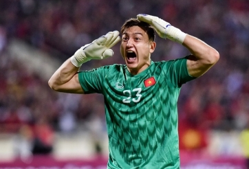 Văn Lâm ăn mừng bàn thắng gỡ hòa của U22 Việt Nam