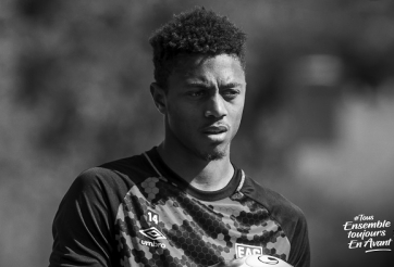 Cầu thủ qua đời ở tuổi 23 vì tai nạn xe hơi