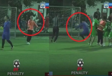 VIDEO: Thủ môn Việt Nam nhận cái kết đắng vì ăn mừng quá sớm