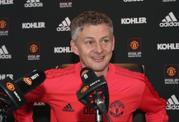 HLV Solskjaer xát muối vào nỗi đau 30 năm của Liverpool