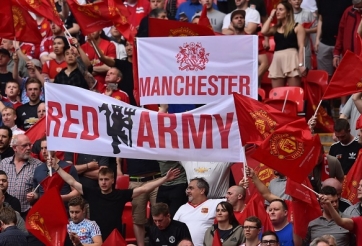 CĐV MU lên kế hoạch rời khỏi Old Trafford