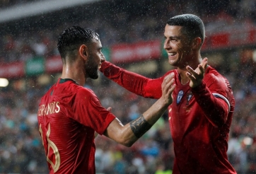 Ronaldo hết lời ca ngợi tân binh 'bom tấn' của MU