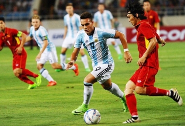 MU, Barca tranh giành chân sút từng đối đầu U23 Việt Nam