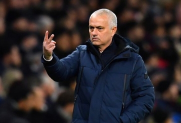 HLV Mourinho: 'Chúng tôi đã chiến đấu như khẩu súng không đạn'