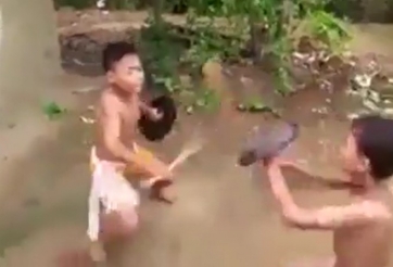 VIDEO: Màn đấu kiếm 'tuyệt đỉnh' của hai cao thủ nhí