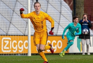 VIDEO: Thủ môn cản phá 3 quả 11m, ăn mừng giống hệt Ronaldo