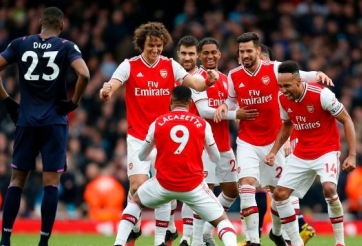 Arsenal vất vả giành chiến thắng nhờ VAR