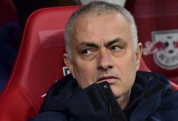 HLV Mourinho: 'Chúng tôi không phải là một đội bóng'