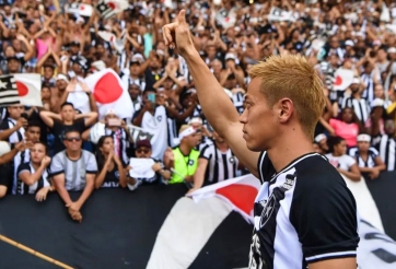 Ghi bàn trận ra mắt, HLV Campuchia đi vào lịch sử bóng đá thế giới