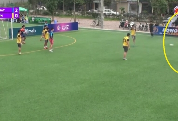 VIDEO: Siêu phẩm của Roberto Carlos tái hiện trên sân phủi Việt Nam