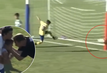 VIDEO: Cầu thủ nhí bật khóc chạy ra khỏi sân vì bỏ lỡ cơ hội khó tin