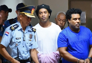 NÓNG: Ronaldinho được thả tự do sau 32 ngày ngồi tù