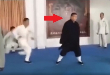 VIDEO: Cao thủ Trung Quốc một mình hạ gục 5 đối thủ bằng 'nội công' thâm hậu