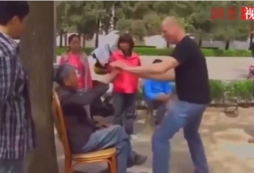 VIDEO: Võ sư Thái Cực Quyền 90 tuổi thi triển võ công 'truyền điện'