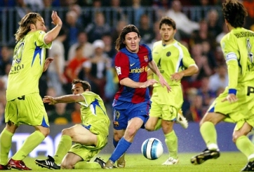 VIDEO: Messi solo ghi bàn thắng kinh điển gây sốt trên toàn thế giới