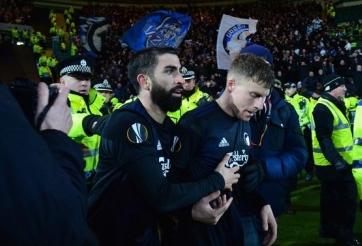 Tấn công cảnh sát, một cầu thủ bị UEFA cấm thi đấu 3 trận