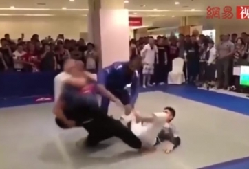 VIDEO: Cao thủ Thái Cực Quyền giở trò chơi bẩn và cái kết đắng lòng