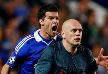 'Người hùng' của Barca bị dọa giết trong suốt 10 năm