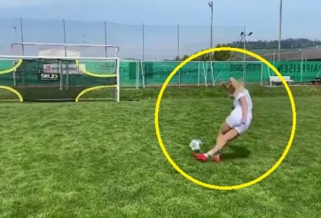 VIDEO: Nữ cầu thủ xinh đẹp gây sốt với bàn thắng kiểu rabona