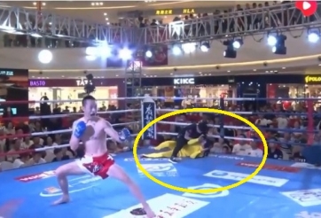 Khiêu chiến đối thủ, bản sao của Lý Tiểu Long bị hạ gục chỉ sau 6 giây