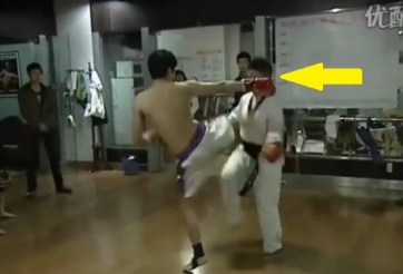 Cao thủ Taekwondo Trung Quốc bị võ sĩ Muay Thái hạ gục chỉ sau 7 giây