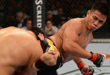 Cung Lê đi đường quyền đẹp mắt hạ gục huyền thoại UFC người Mỹ