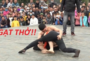 Nữ đô vật xinh đẹp thách đấu trai làng và cái kết ngạt thở