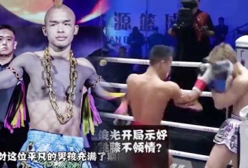 Mang xích vàng lên thị uy, võ sĩ Nhật Bản phải lĩnh hơn 20 cú đấm liên tiếp