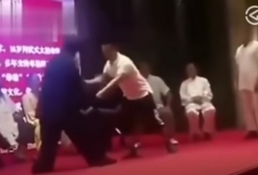 Cao thủ 'truyền điện' bị chính bạn diễn vạch trần trò bịp bợm